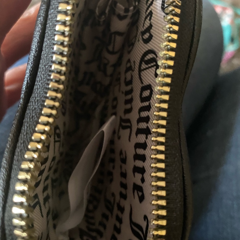 🌹🌹🌹CUTE Juicy Couture coin purse🌹🌹🌹 - Picture 3 of 3